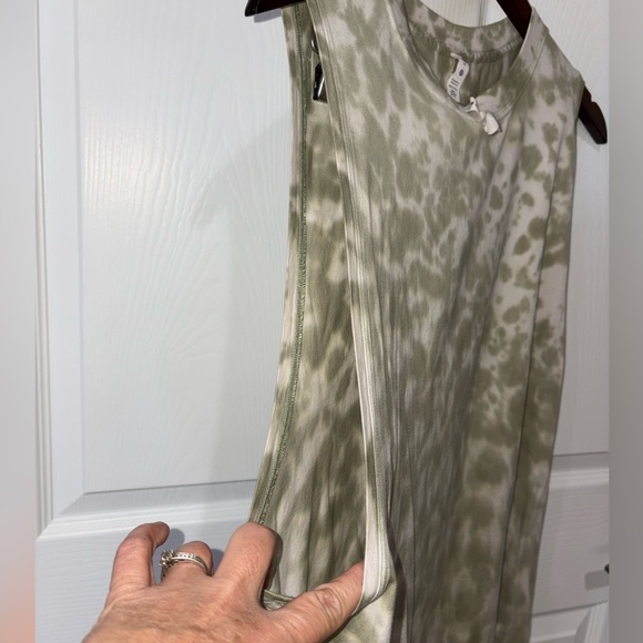 Lululemon Marmoleado Sleeveless Green/white Tie Dye Align Tank size 14 - Picture 3 of 5